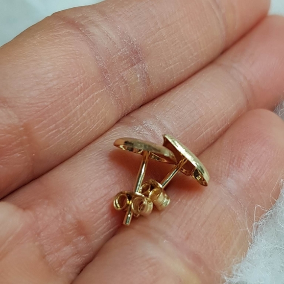 ❌❌SOLD Auth 18k Saudi gold heart earing - Picture 7 of 8